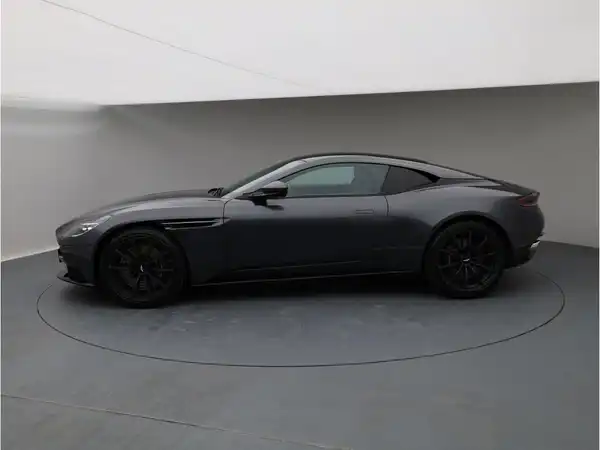 ASTON MARTIN DB11 (2/22)