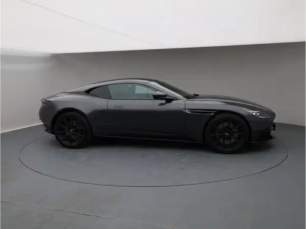 ASTON MARTIN DB11 (6/22)