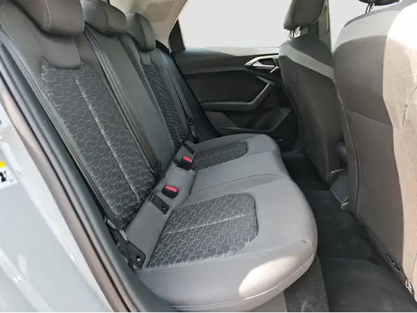 AUDI A1 SPORTBACK (15/16)