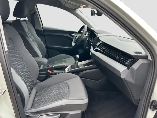AUDI A1 SPORTBACK (14/16)