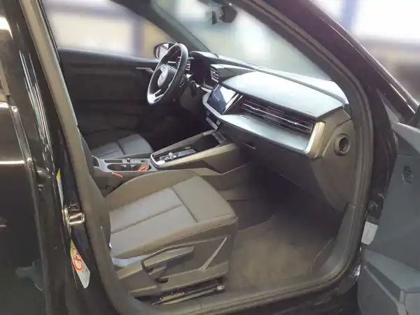 AUDI A3 SPORTBACK (8/9)