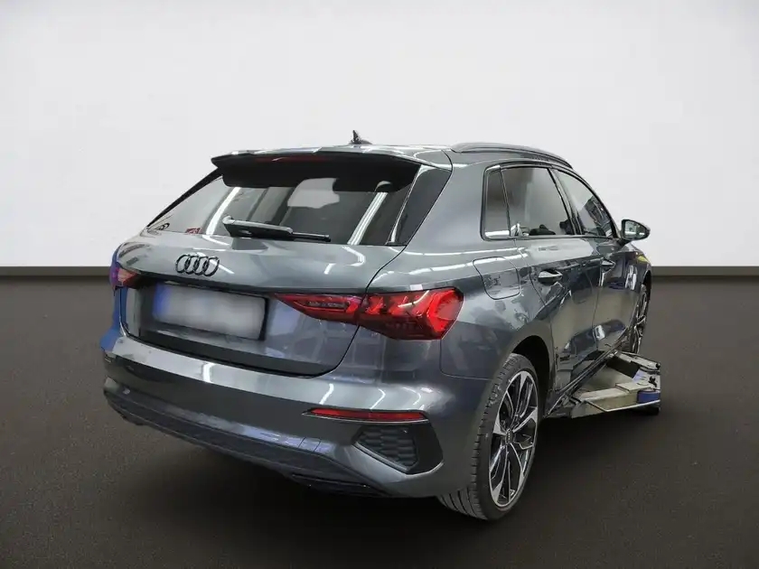 AUDI A3 SPORTBACK (1/3)