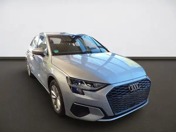 AUDI A3 SPORTBACK (4/6)
