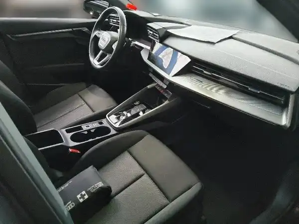 AUDI A3 LIMOUSINE (4/4)