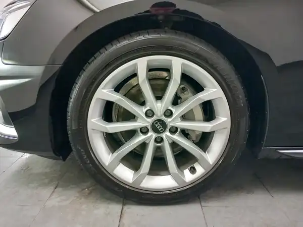 AUDI A4 AVANT (17/20)