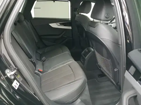 AUDI A4 AVANT (18/20)