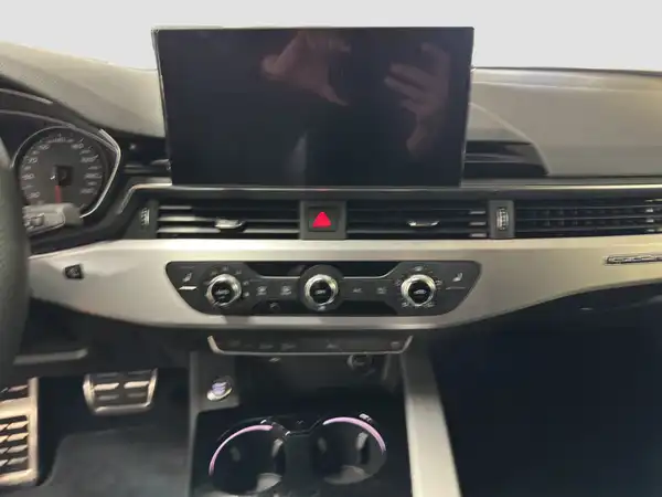 AUDI A4 LIMOUSINE (12/16)