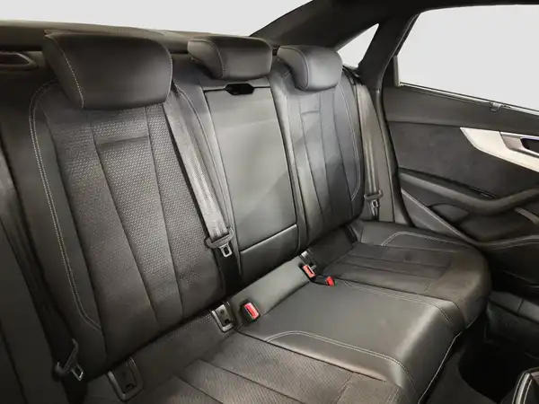 AUDI A4 LIMOUSINE (15/16)