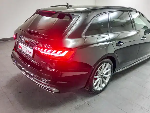 AUDI A4 AVANT (17/19)
