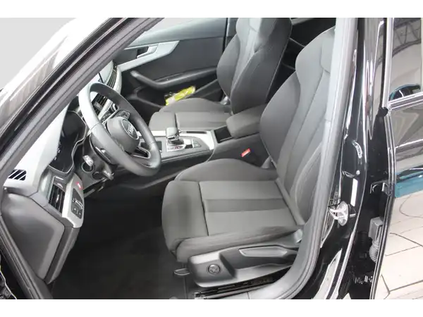 AUDI A4 LIMOUSINE (8/13)