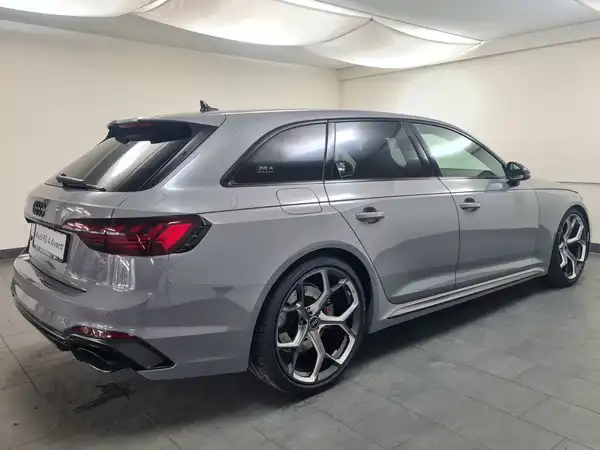 AUDI RS4 AVANT (7/20)
