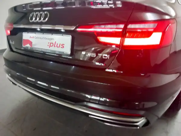 AUDI A4 LIMOUSINE (14/18)