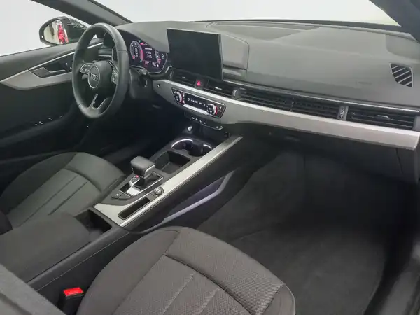 AUDI A4 LIMOUSINE (18/18)