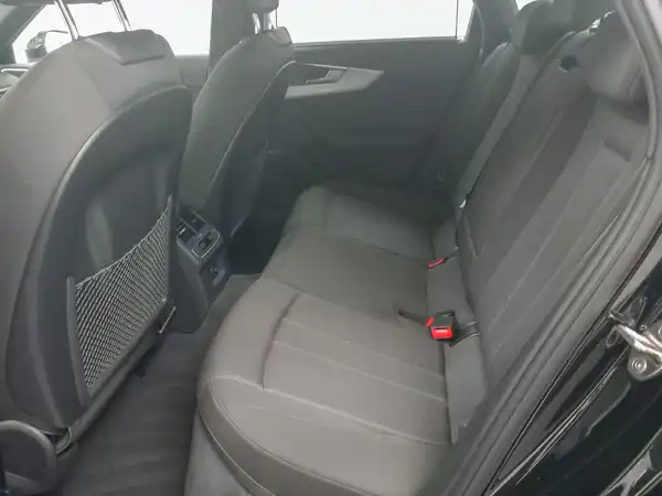 AUDI A4 LIMOUSINE (9/18)
