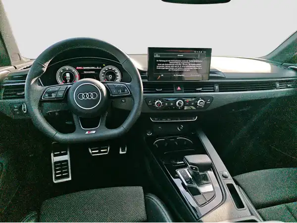 AUDI A4 LIMOUSINE (10/16)