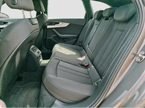 AUDI A4 AVANT (9/16)