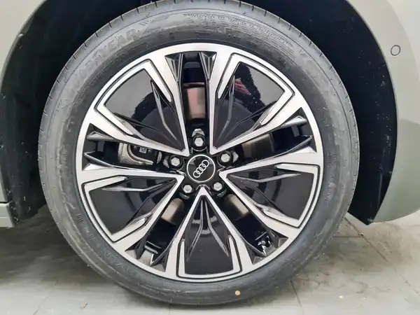 AUDI A5 AVANT (16/19)