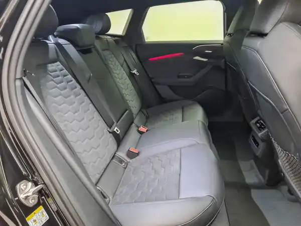 AUDI A6 E-TRON AVANT (18/20)
