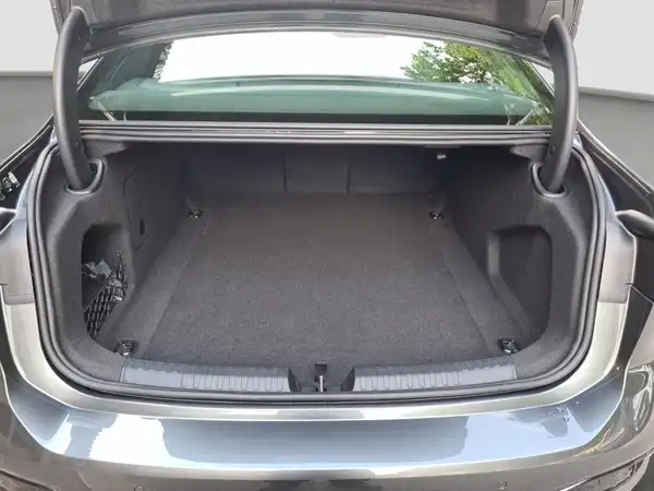 AUDI A6 LIMOUSINE (13/17)