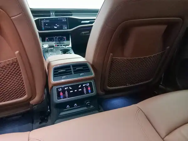 AUDI A6 AVANT (14/22)