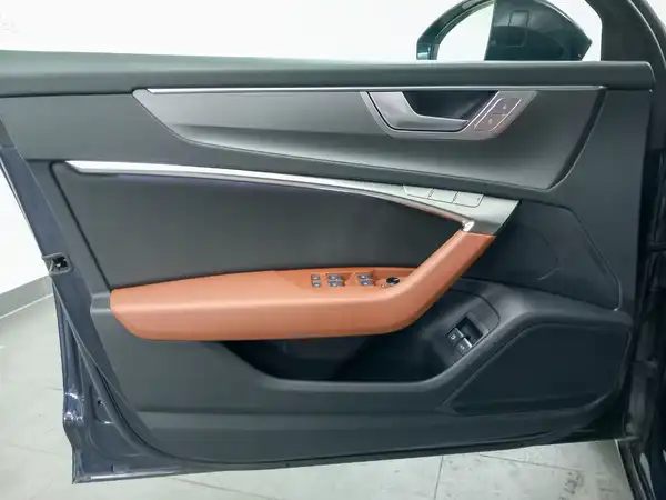 AUDI A6 AVANT (10/22)