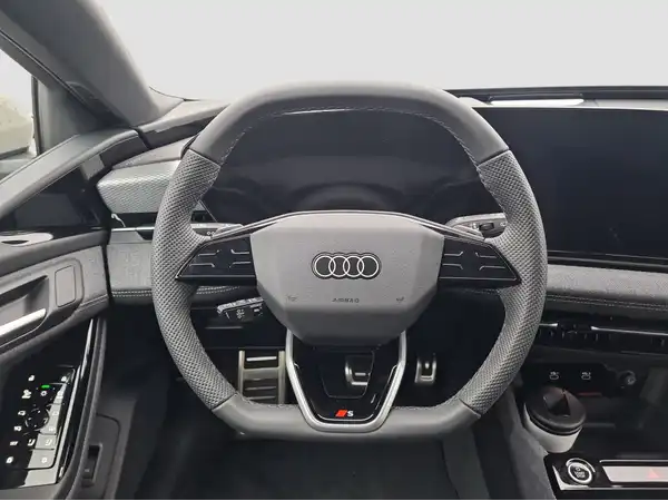 AUDI A6 E-TRON AVANT (11/16)