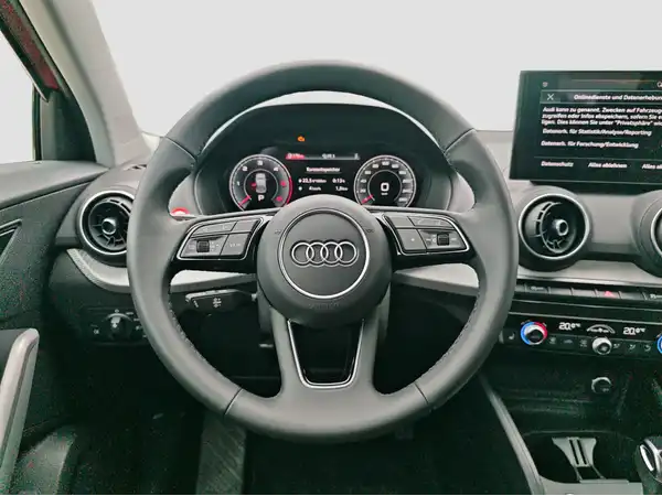 AUDI Q2 (11/16)