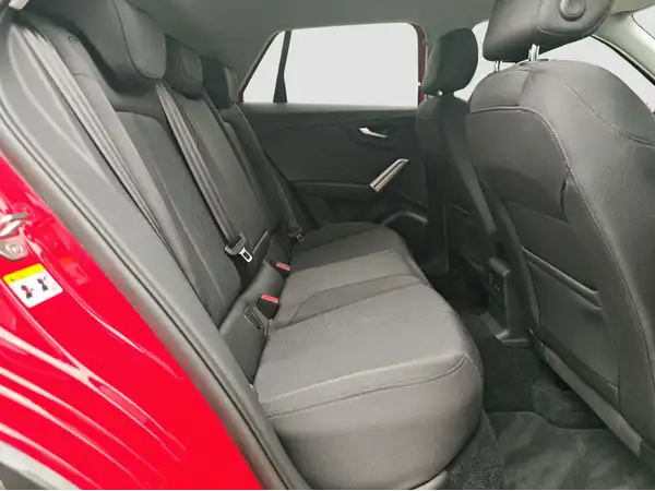 AUDI Q2 (15/16)