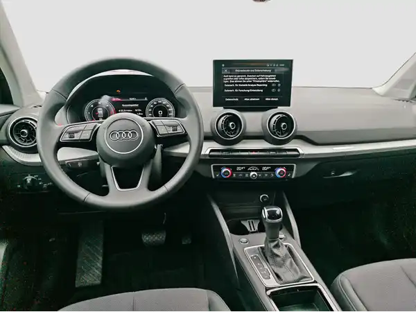 AUDI Q2 (10/16)