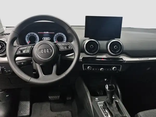 AUDI Q2 (10/16)