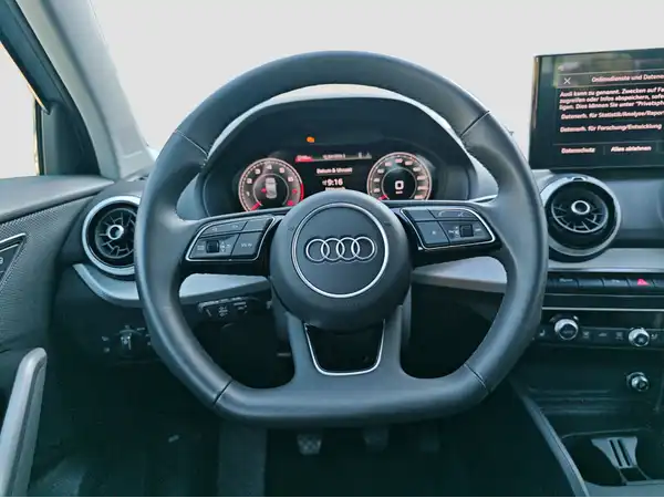 AUDI Q2 (11/16)