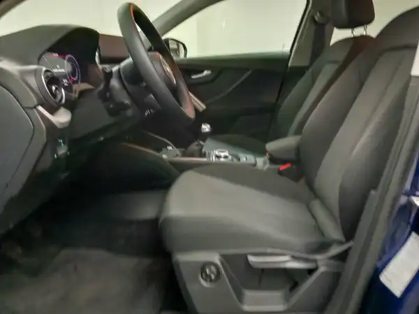AUDI Q2 (8/15)