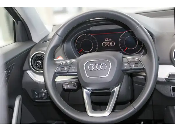 AUDI Q2 (10/16)