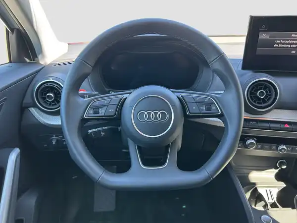 AUDI Q2 (11/16)