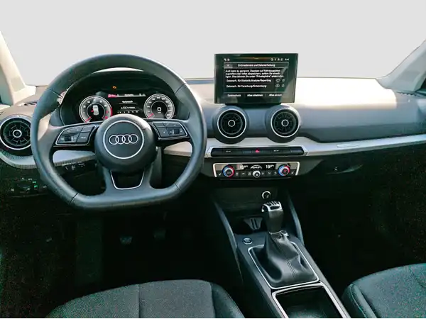 AUDI Q2 (10/16)