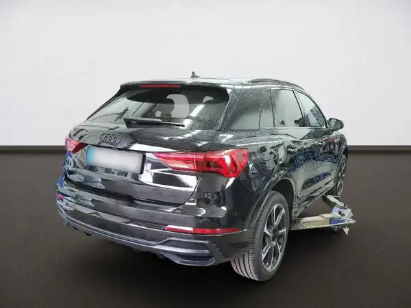 AUDI Q3 (3/4)