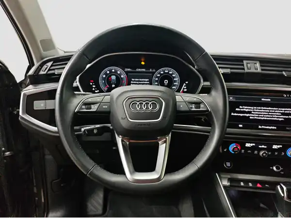 AUDI Q3 (11/16)