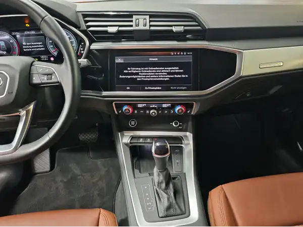 AUDI Q3 (12/16)