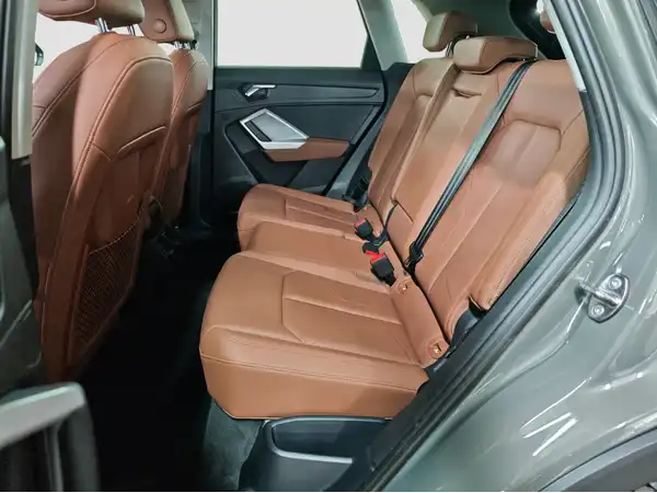 AUDI Q3 (9/16)