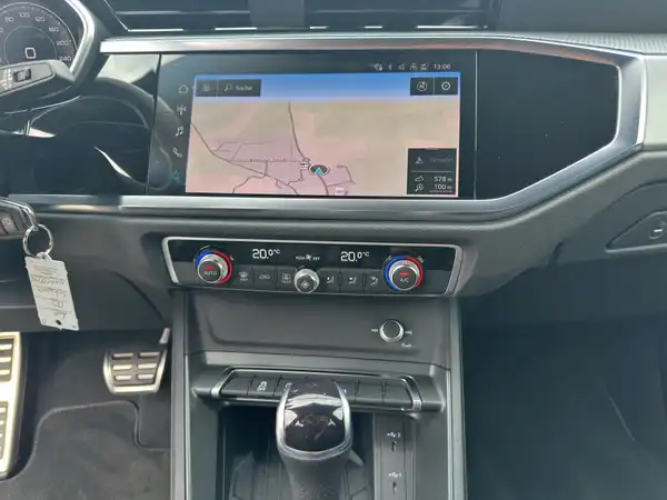 AUDI Q3 (12/16)