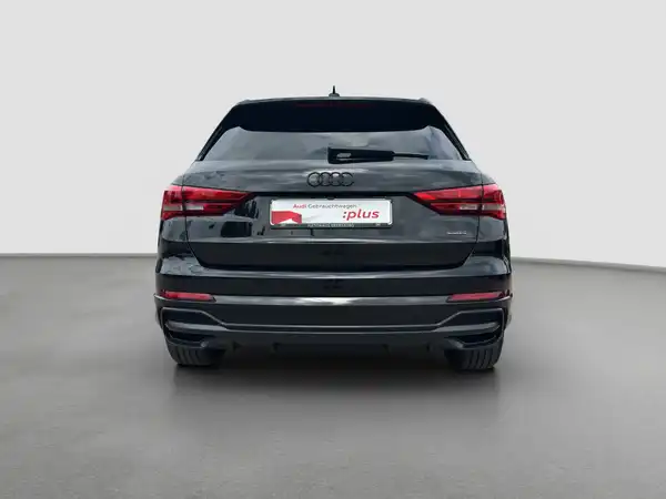 AUDI Q3 (6/16)