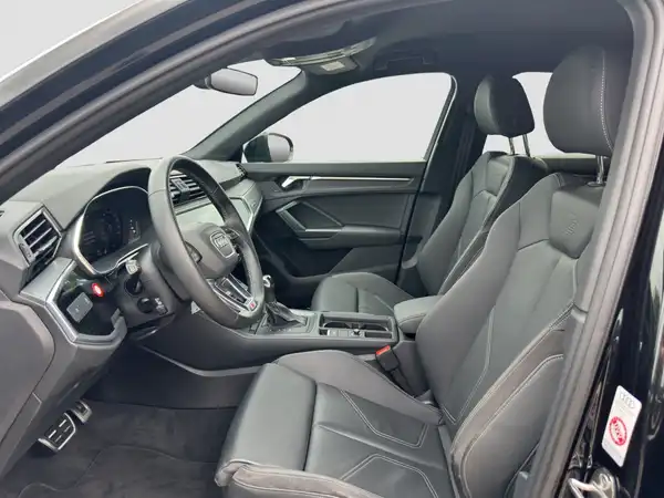 AUDI Q3 (8/16)