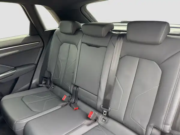 AUDI Q3 (9/16)