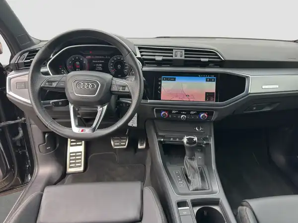 AUDI Q3 (10/16)