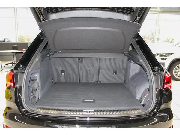 AUDI Q3 (8/16)