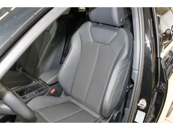AUDI Q3 (10/16)