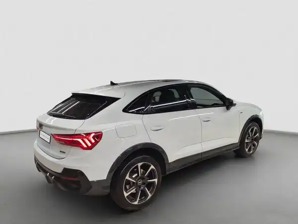 AUDI Q3 SPORTBACK (3/4)