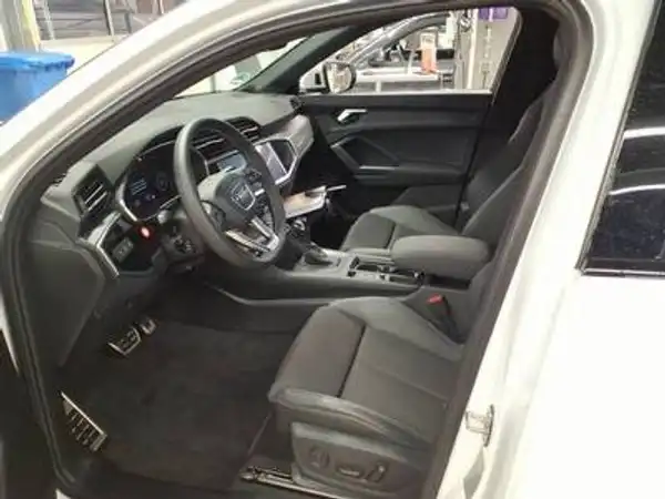 AUDI Q3 SPORTBACK (4/4)