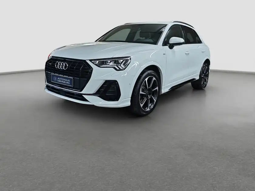 AUDI Q3 (1/16)