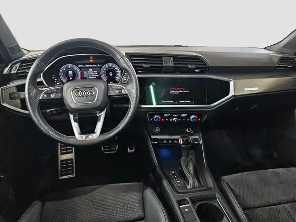 AUDI Q3 (10/16)